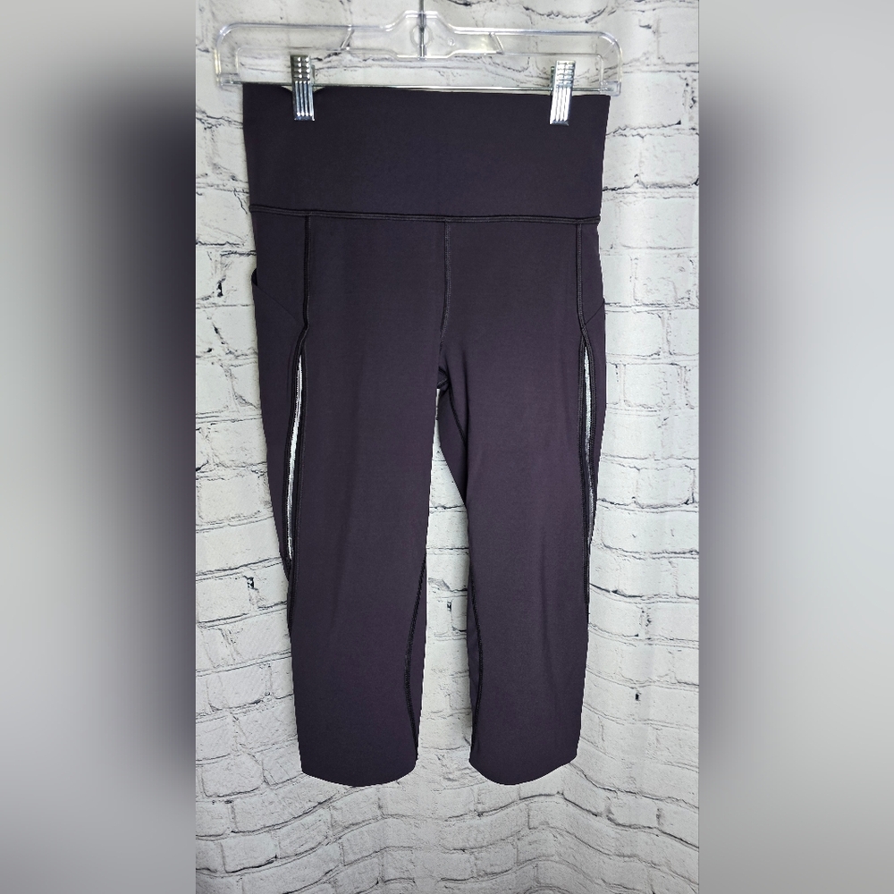 Lululemon Women's Pace Perfect Crop Leggings Size‎ 6